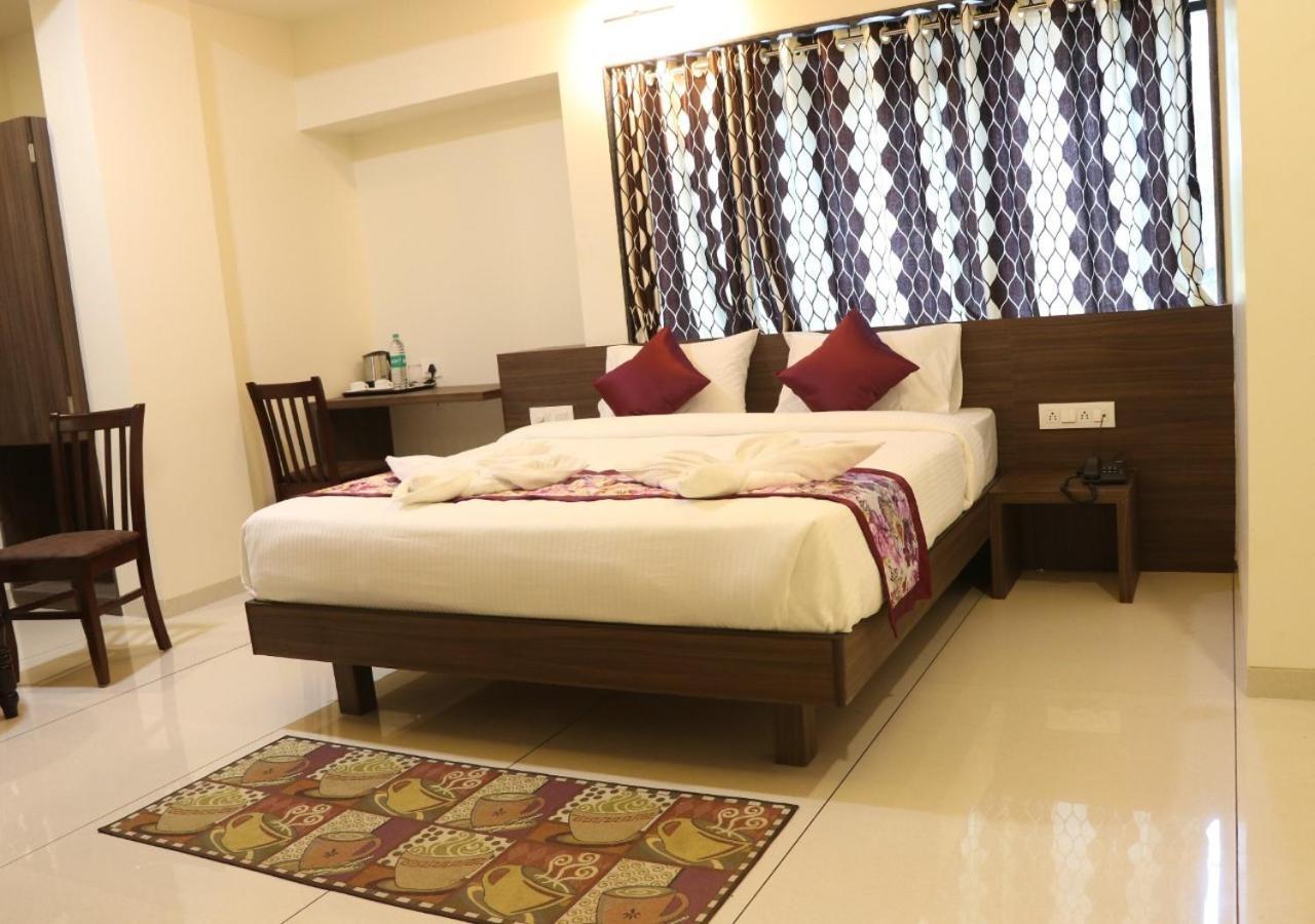 The Hotel Relax Kankavli Kankavali Εξωτερικό φωτογραφία
