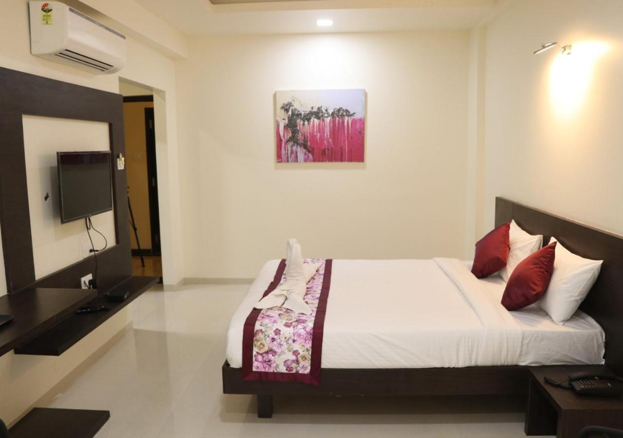 The Hotel Relax Kankavli Kankavali Εξωτερικό φωτογραφία