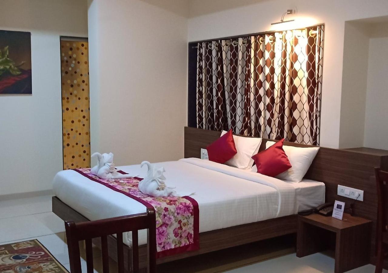 The Hotel Relax Kankavli Kankavali Εξωτερικό φωτογραφία