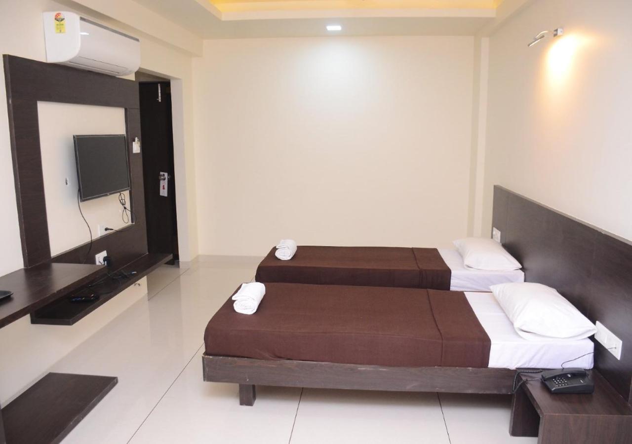 The Hotel Relax Kankavli Kankavali Εξωτερικό φωτογραφία