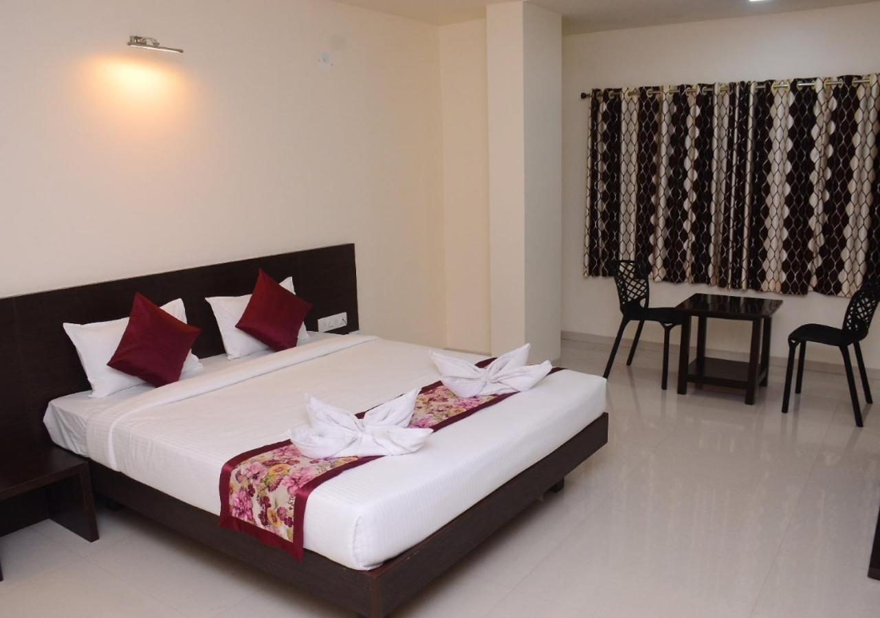The Hotel Relax Kankavli Kankavali Εξωτερικό φωτογραφία