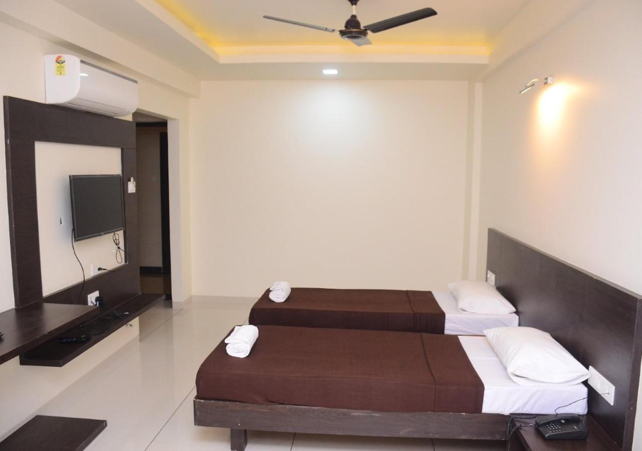 The Hotel Relax Kankavli Kankavali Εξωτερικό φωτογραφία